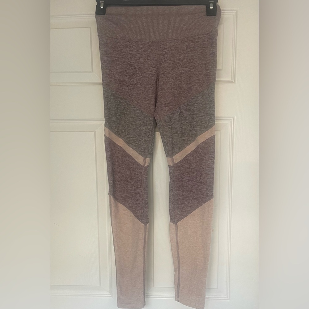 ALO High Waisted Sheila Legging (S)